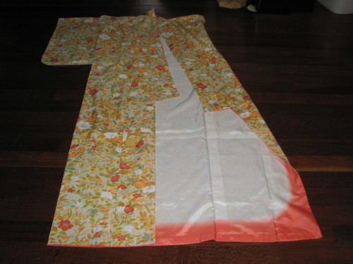 Kimono I will have to unpick for the border. 