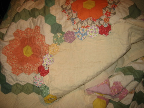 back of quilt. Using hexagons as my binding. 