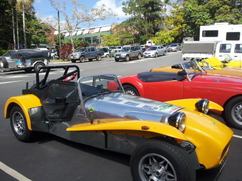 Just look at that stunning YELLOW Lotus what fun it must be to drive around in the tropics in this beauty!!!!!