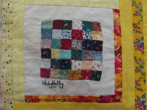 This was my favourit I could not beleive that she was sewing these 1/4inch squares and making these perfectly little quilts week after week.  Remmebr we were all new comes to quilting most of us had never quilted till we went to PNG