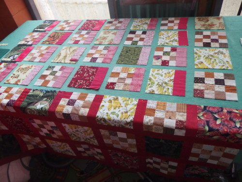 I stopped working on this quilt to be as it felt to dark for me, and after sitting there for several mon