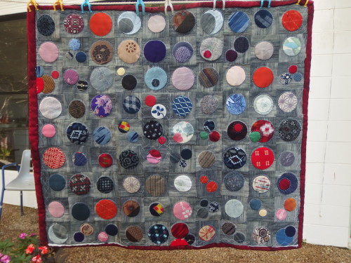 I finished sashiko quilting this wee quilt during the week one down 3 to go LOL 