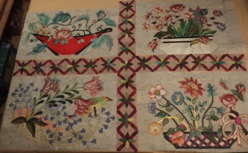 Finally I have made my 24 little squares for The Secret Garden Bsquares for the centre of it. 